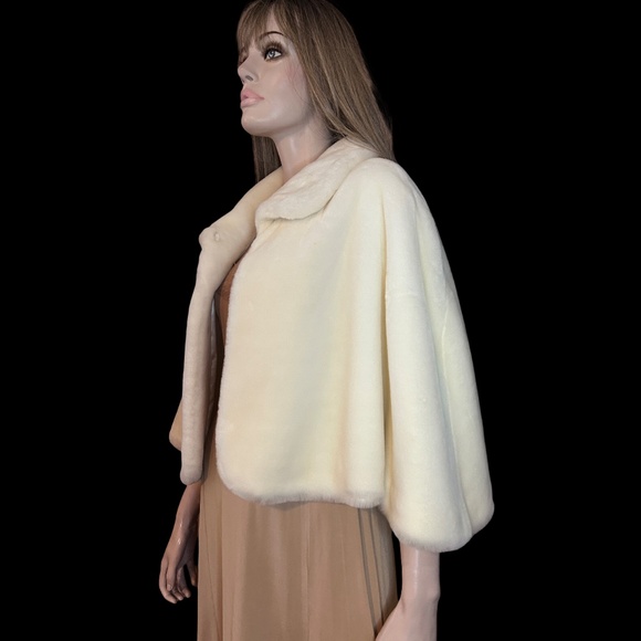 Novelti for Laura Bridal Faux Fur Cape Caplet Shawl Jacket Cover up with collar - Picture 5 of 14